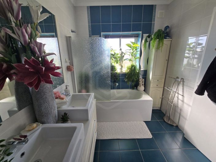 Image No.42-2 Bed House for sale