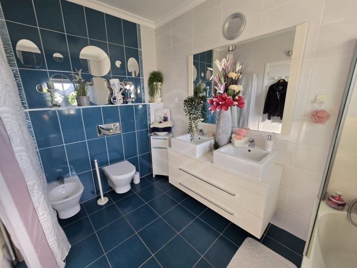 Image No.43-2 Bed House for sale