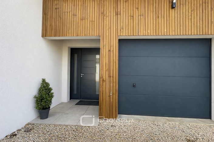 Image No.2-3 Bed House for sale