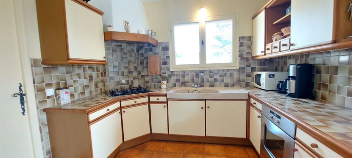 Image No.10-3 Bed House for sale