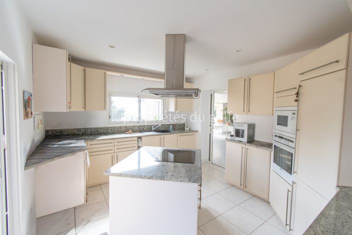 Image No.10-4 Bed House for sale