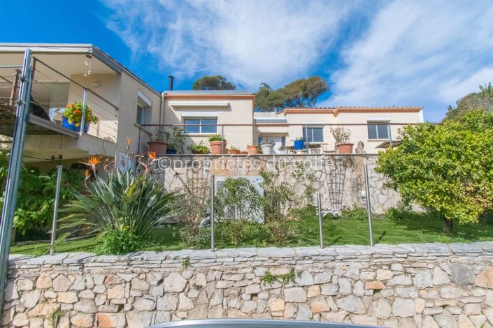 Image No.2-4 Bed House for sale