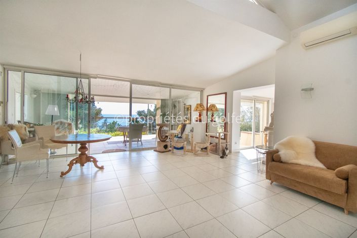 Image No.3-4 Bed House for sale