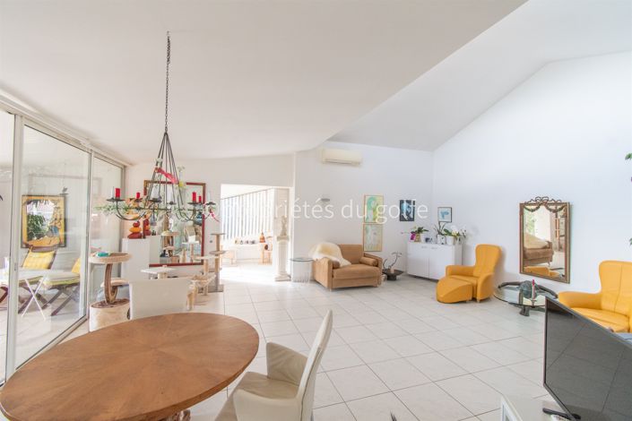 Image No.6-4 Bed House for sale