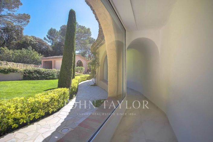 Image No.5-7 Bed House for sale