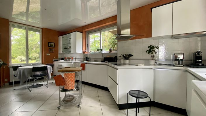 Image No.12-7 Bed House for sale