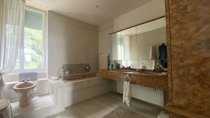 Image No.27-7 Bed House for sale