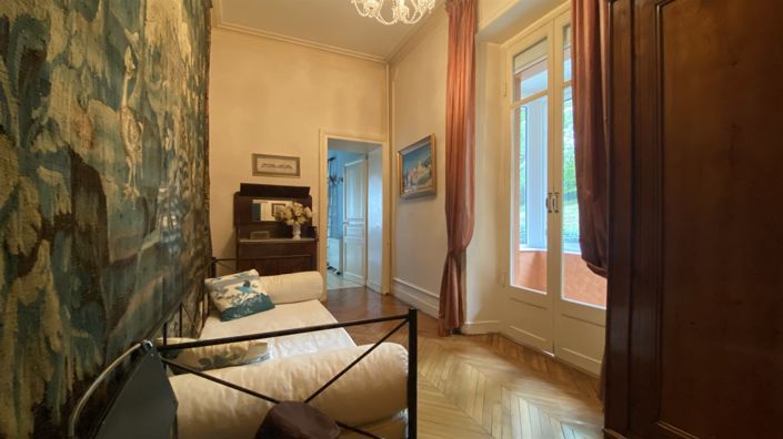 Image No.31-7 Bed House for sale