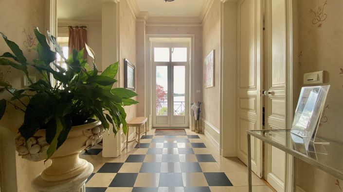 Image No.9-7 Bed House for sale