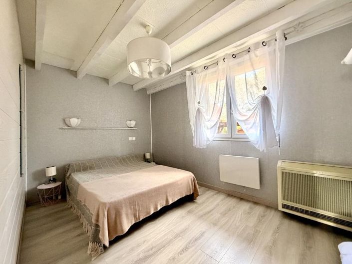 Image No.11-5 Bed House for sale