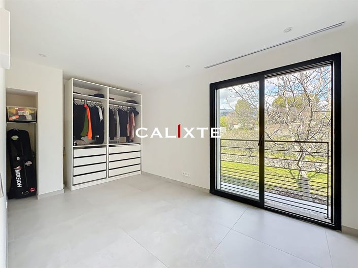 Image No.15-3 Bed House for sale