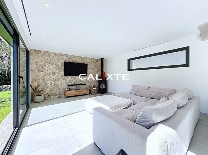 Image No.6-3 Bed House for sale