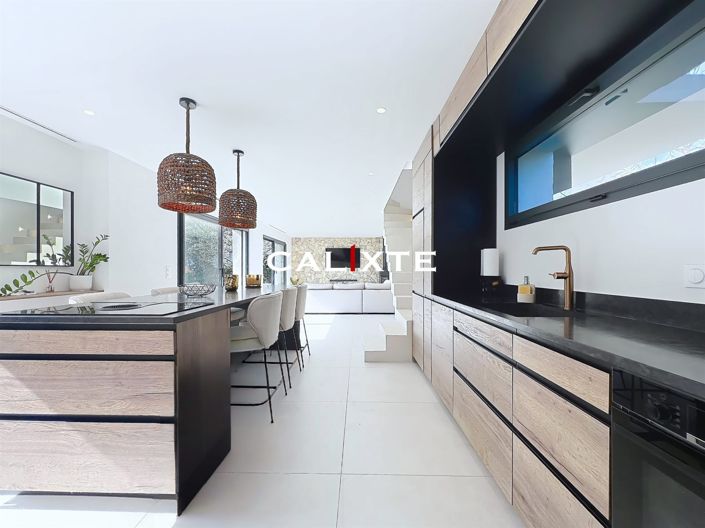 Image No.7-3 Bed House for sale