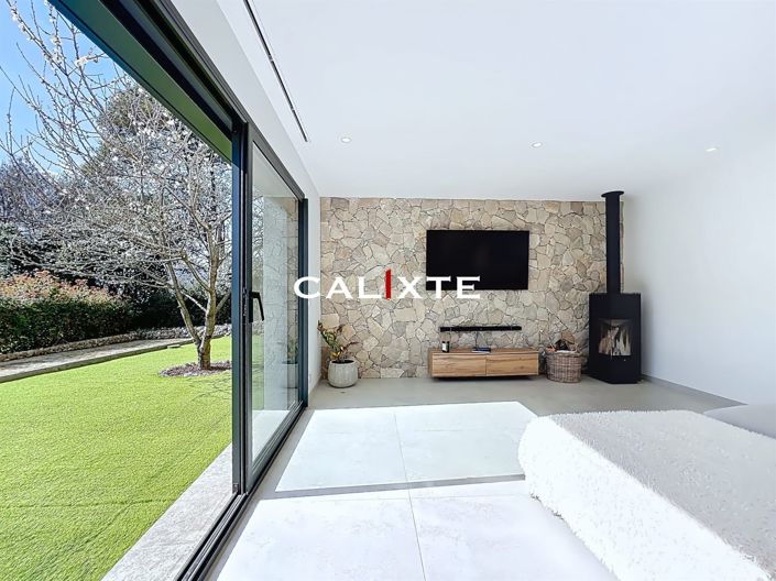 Image No.8-3 Bed House for sale