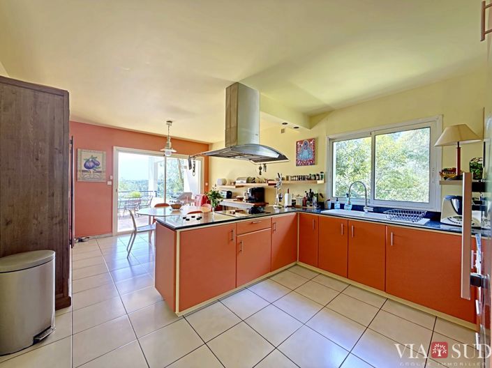 Image No.10-5 Bed House for sale