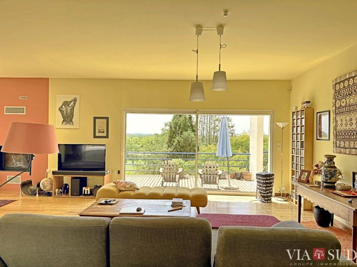 Image No.7-5 Bed House for sale