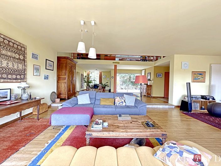 Image No.9-5 Bed House for sale