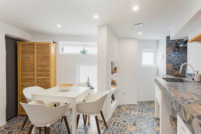 Image No.10-2 Bed House for sale