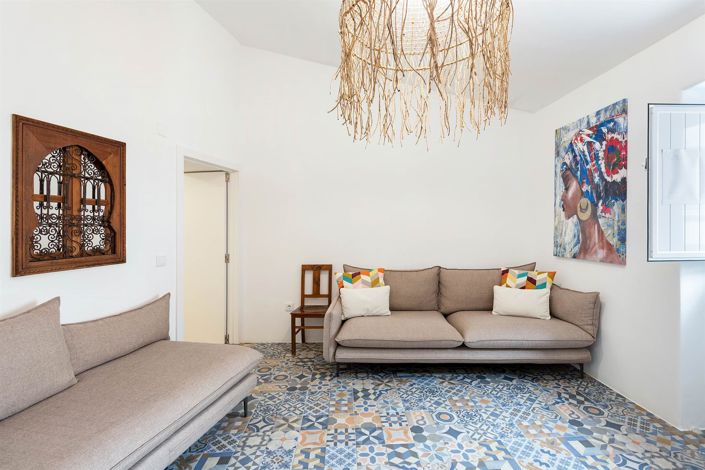 Image No.5-2 Bed House for sale