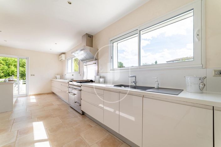 Image No.4-3 Bed House for sale