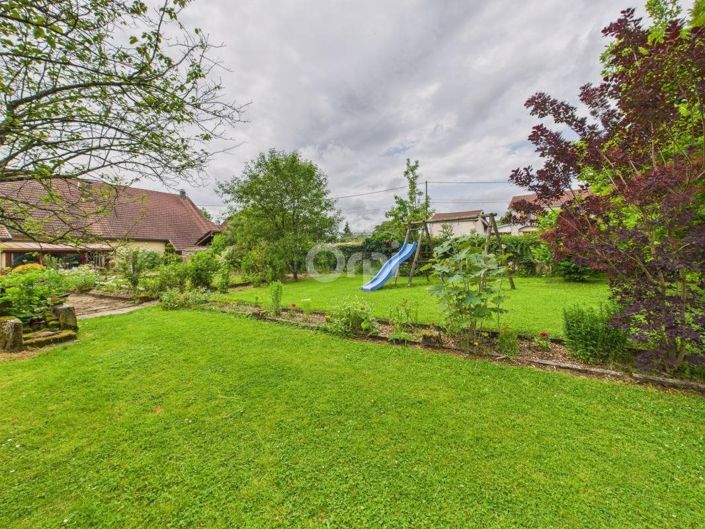 Image No.8-Maison de 8 chambres à vendre à Franche-Comté