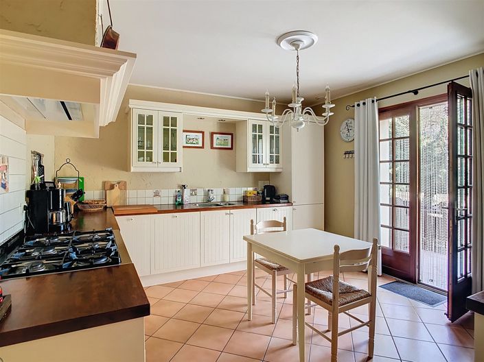 Image No.9-5 Bed House for sale