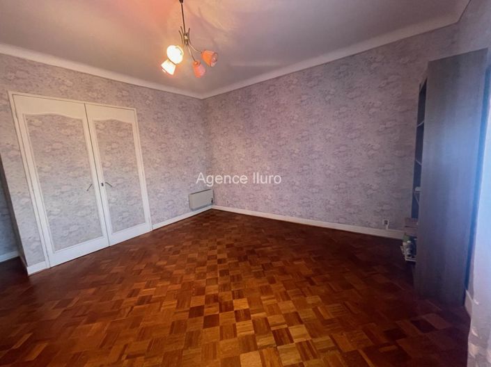 Image No.12-5 Bed House for sale
