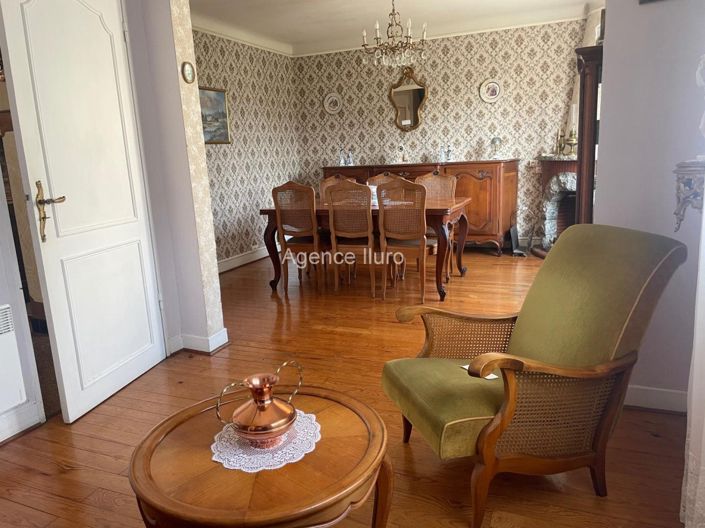 Image No.6-5 Bed House for sale