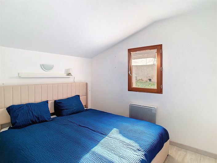 Image No.10-3 Bed House for sale