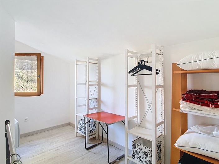 Image No.11-3 Bed House for sale