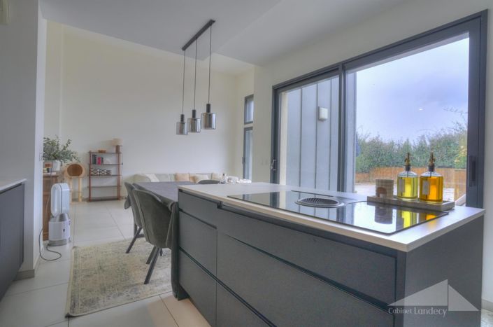 Image No.3-3 Bed Apartment for sale