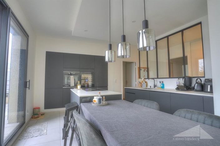 Image No.4-3 Bed Apartment for sale