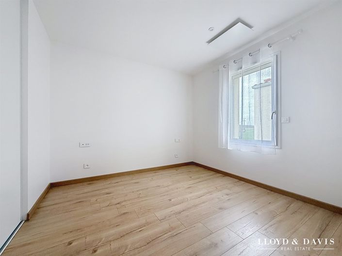 Image No.16-3 Bed House for sale