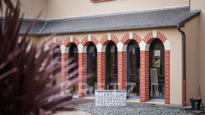 Image No.12-7 Bed Property for sale