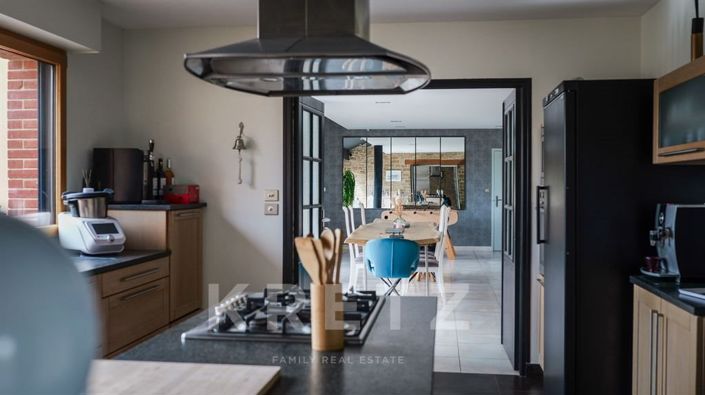 Image No.4-7 Bed Property for sale