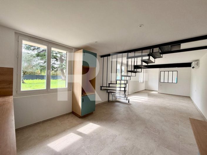 Image No.2-5 Bed House for sale