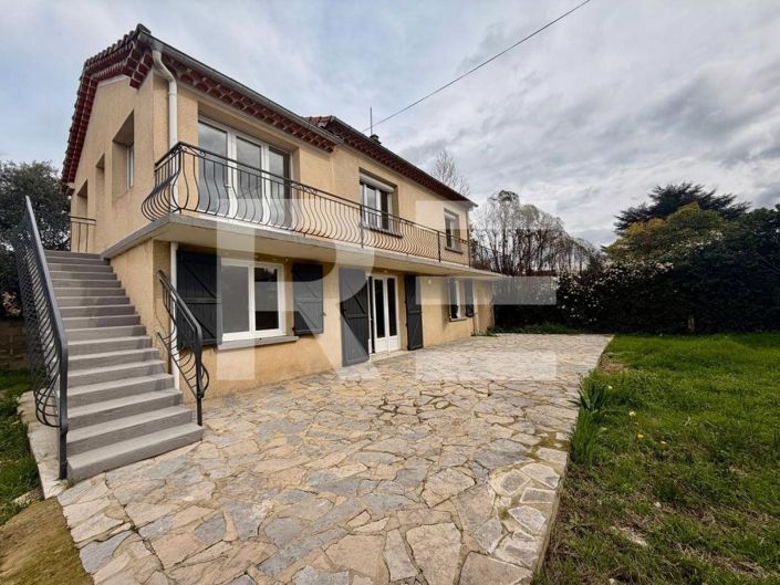 Image No.8-5 Bed House for sale