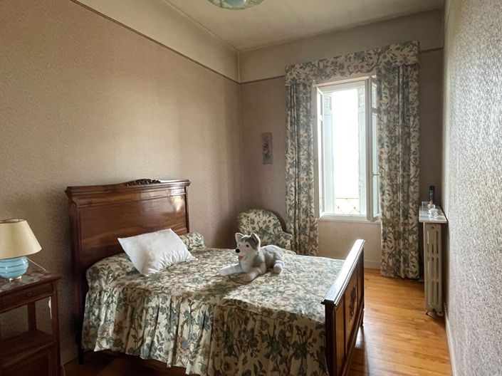 Image No.9-7 Bed House for sale