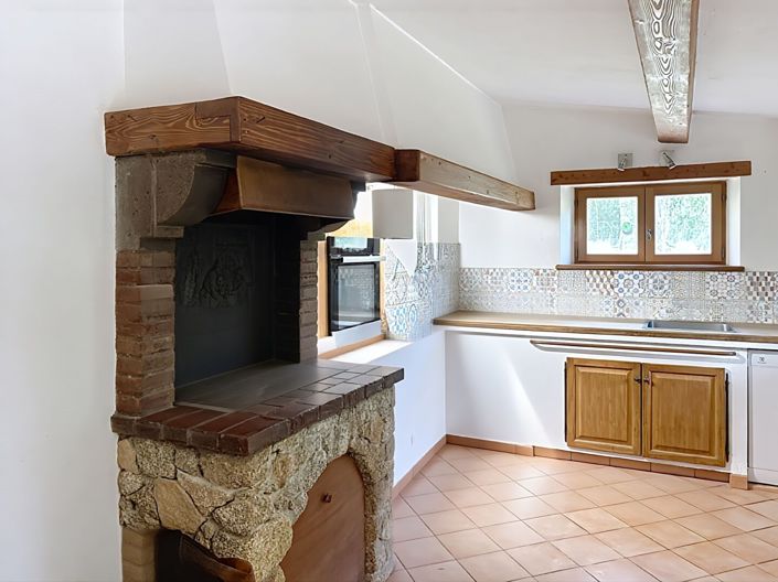 Image No.10-4 Bed House for sale