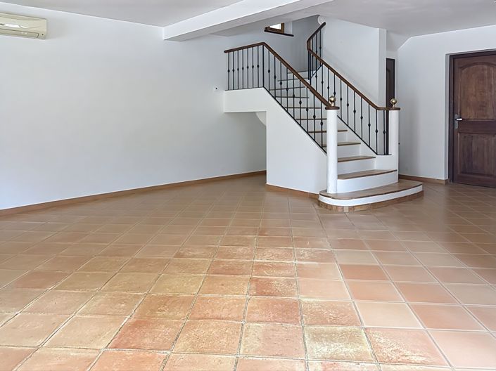 Image No.11-4 Bed House for sale