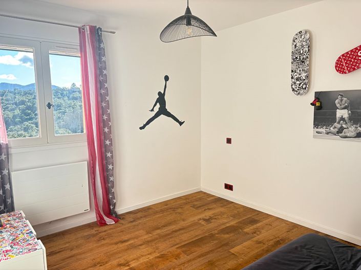 Image No.11-4 Bed House for sale