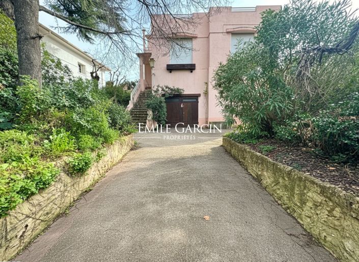 Image No.3-4 Bed House for sale