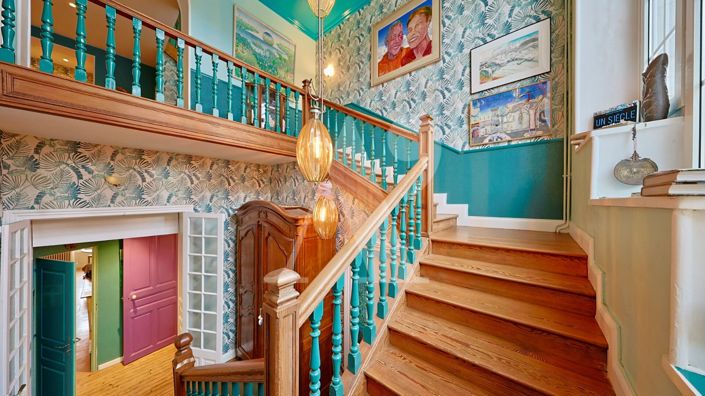 Image No.13-10 Bed Property for sale