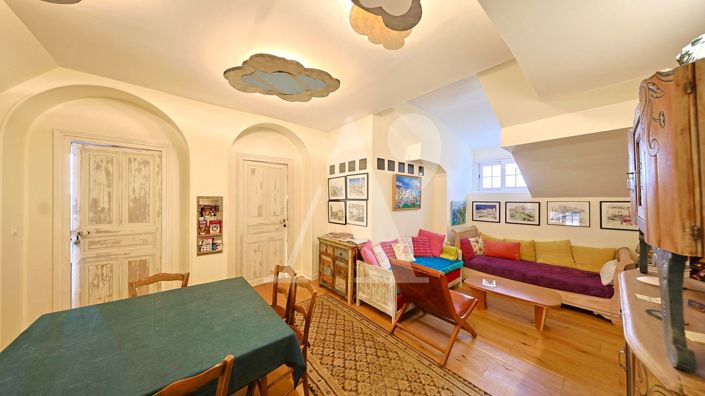 Image No.14-10 Bed Property for sale