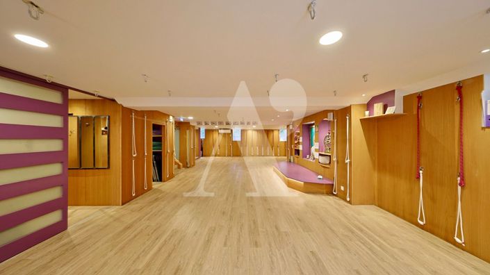 Image No.16-10 Bed Property for sale