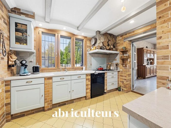 Image No.7-5 Bed House for sale