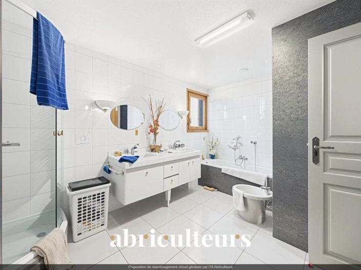 Image No.9-5 Bed House for sale