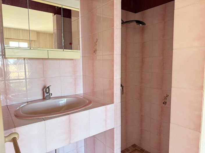 Image No.13-6 Bed House for sale