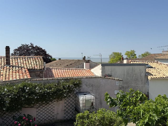 Image No.15-6 Bed House for sale