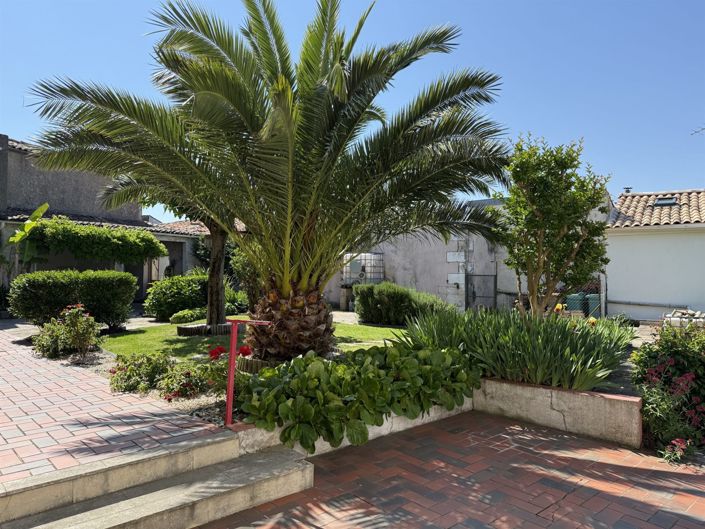 Image No.2-6 Bed House for sale